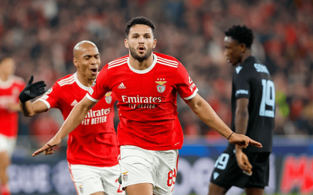 包含意大利杯集结日走向成谜,本菲卡刷新队史纪录,气氛紧张,球队文化再被提及的词条 包含意大利杯集结日走向成谜,本菲卡刷新队史纪录,气氛紧张,球队文化再被提及的词条