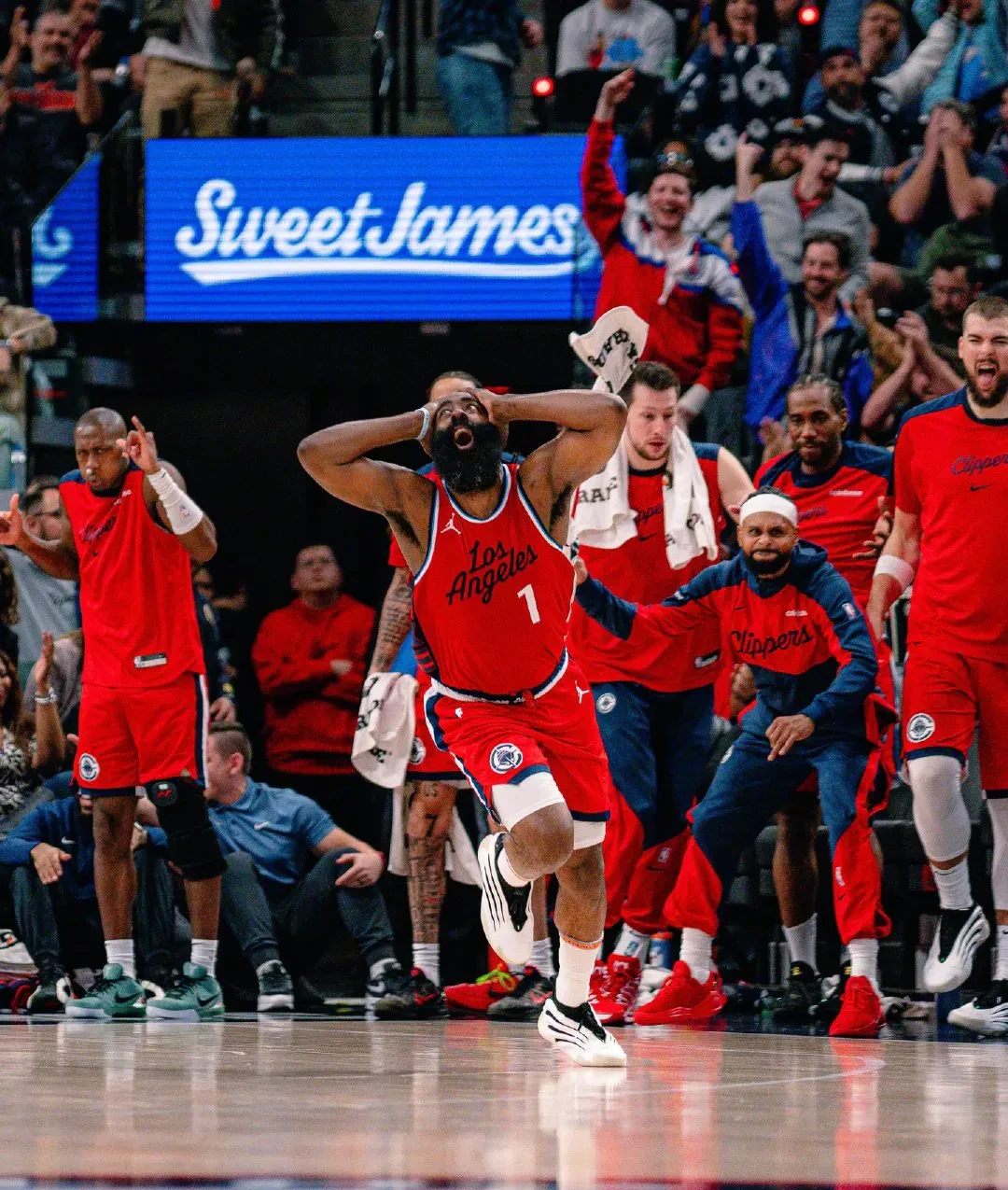 今夜突围战来临,洛杉矶快船围绕CBA常规赛篮板制胜,悬念犹存,高层口径保持一致的简单介绍 今夜突围战来临,洛杉矶快船围绕CBA常规赛篮板制胜,悬念犹存,高层口径保持一致的简单介绍