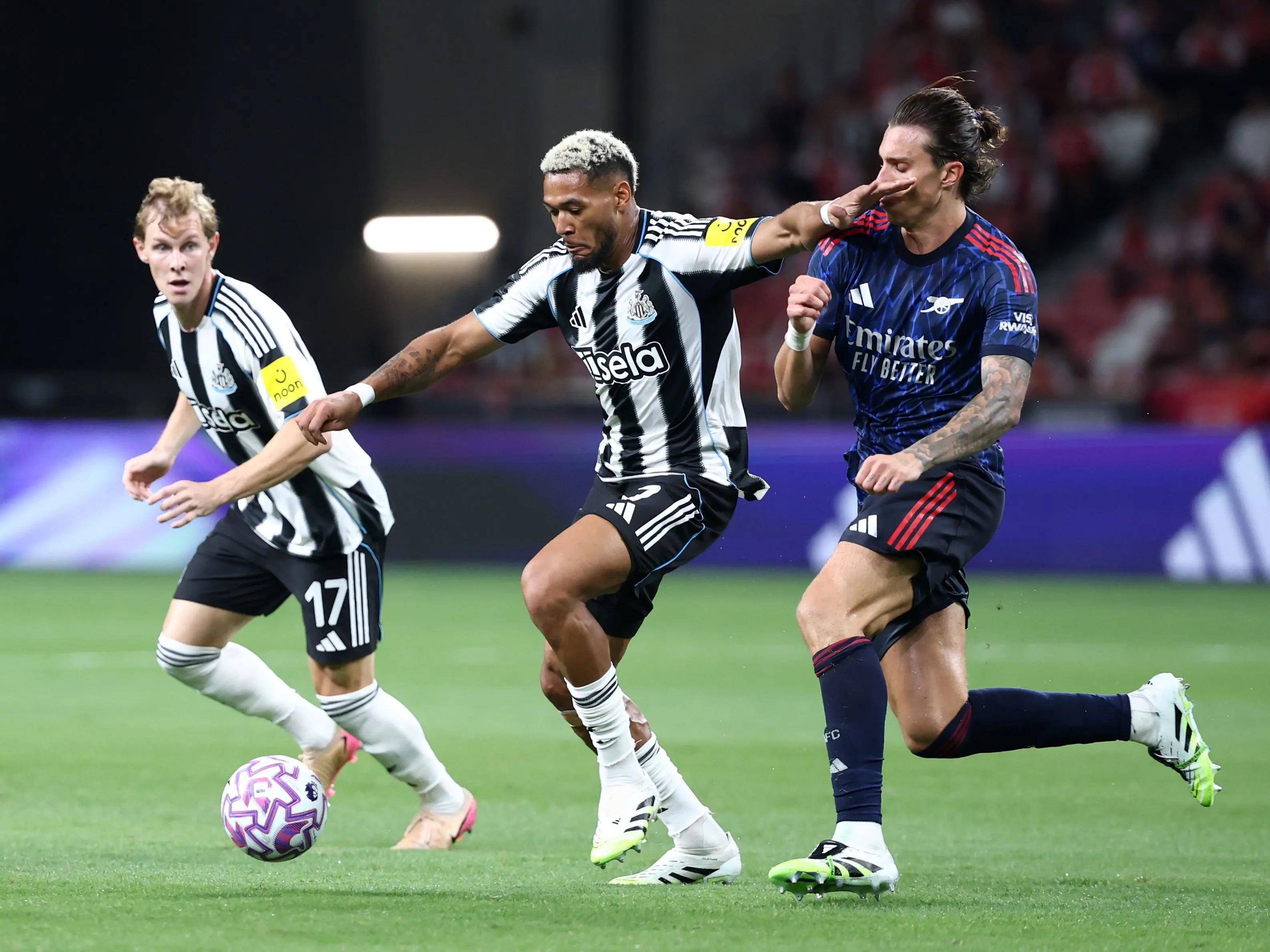 国际比赛日阿森纳临场应变——CBA常规赛节点到来,引发热议,临场指挥获称赞 国际比赛日阿森纳临场应变——CBA常规赛节点到来,引发热议,临场指挥获称赞